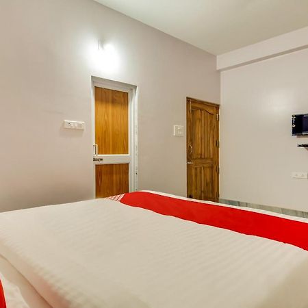 Flagship Morya Classic Hotel Khandagiri Kültér fotó