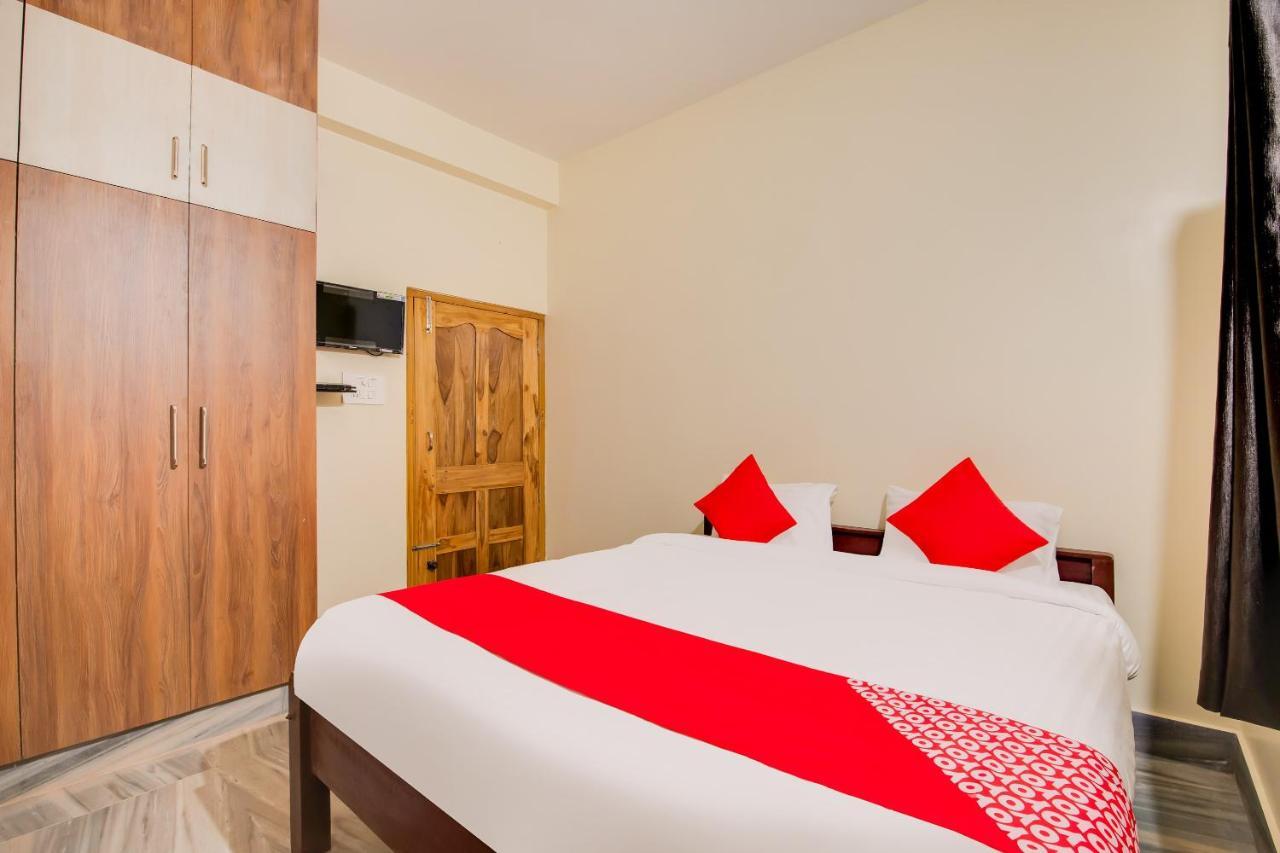 Flagship Morya Classic Hotel Khandagiri Kültér fotó