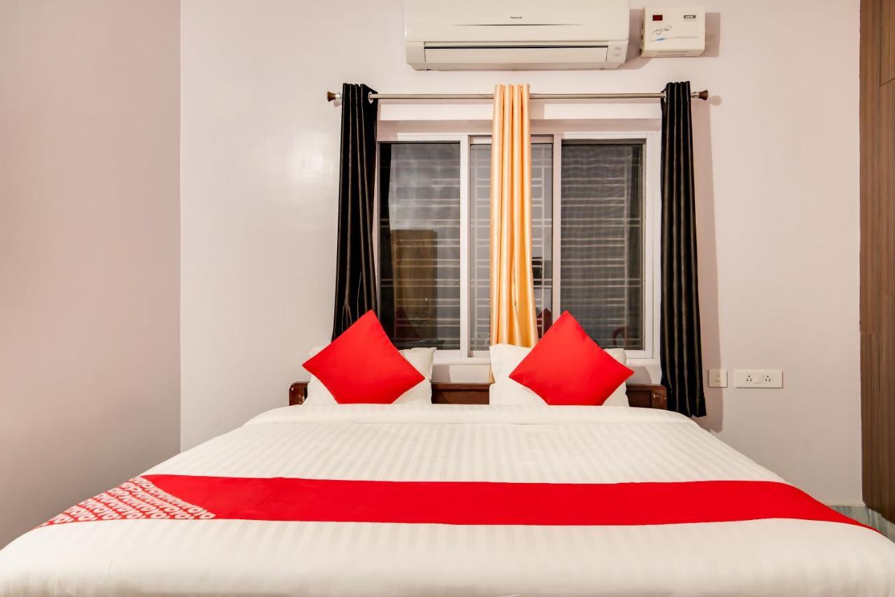 Flagship Morya Classic Hotel Khandagiri Kültér fotó