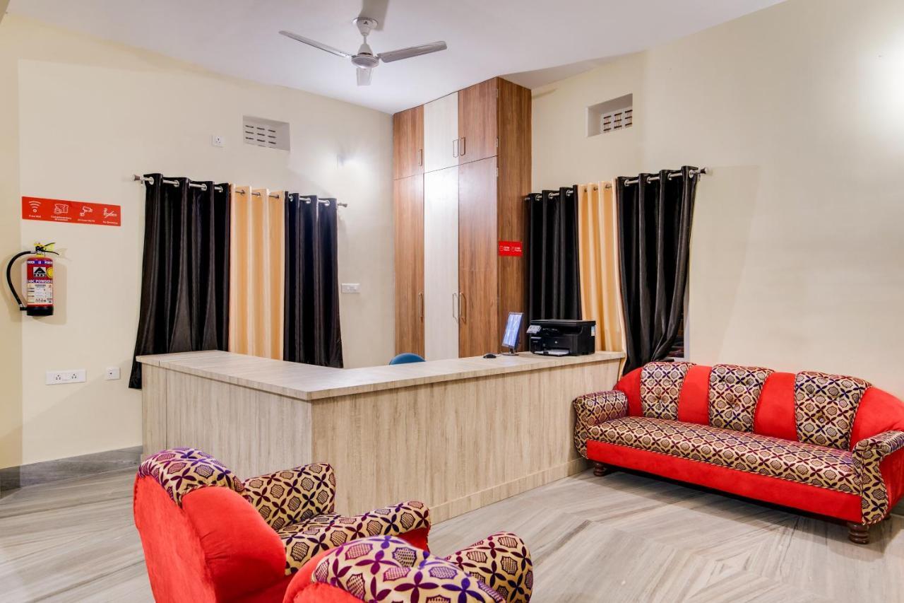 Flagship Morya Classic Hotel Khandagiri Kültér fotó